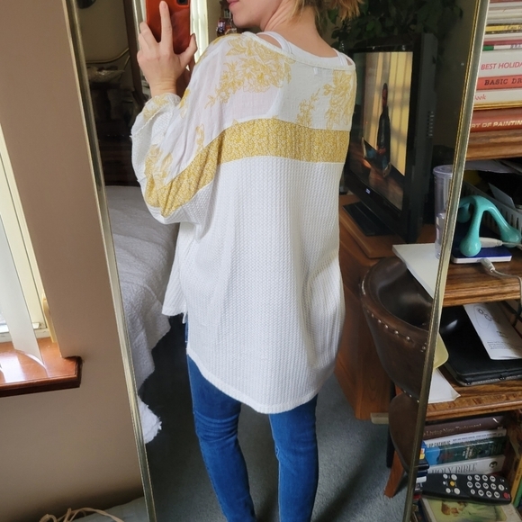 Forever 21 peasant top - Picture 4 of 5